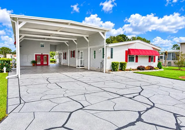 Photo 3 of Manufactured home for sale at 5214 Is View Cir N, Polk City, FL 33868 | MLS# P4939941 | Listing updated on 2026-10-09