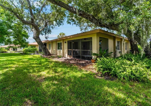 Photo 4 of House for sale at 7113 Bright Crk Dr #100, Sarasota, FL 34231 | MLS# A4706752 | Listing updated on 2026-09-24