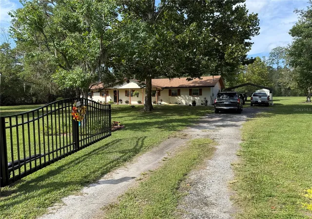 Single family home for sale at 27275 NE County Rd 125, LAWTEY, FL 32058 | MLS# GC543643