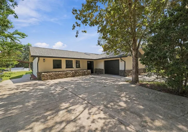 Photo 2 of Single family home for sale at 15440 Hays Rd, Spring Hill, FL 34610 | MLS# W7889669 | Listing updated on 2026-09-29