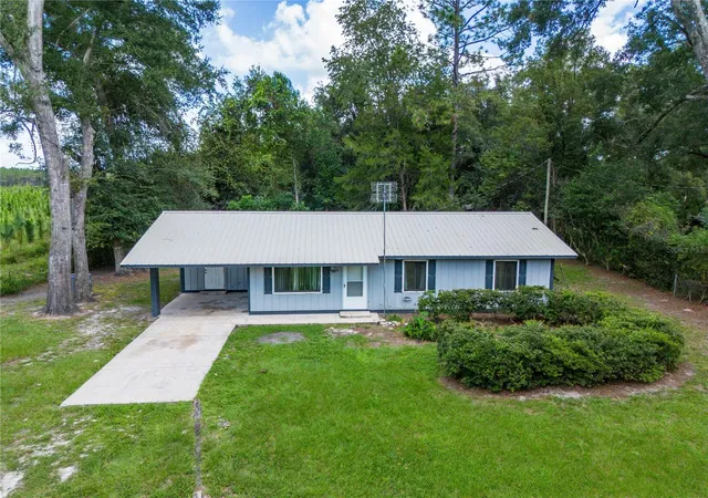 Single family home for sale at 1424 NW 13th Avenue, CHIEFLAND, FL 32626 | MLS# GC543644