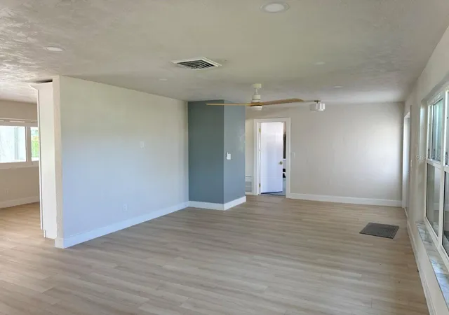 Photo 4 of Single family home for sale at 4568 40th Street S, Saint Petersburg, FL 33711 | MLS# TB8550463 | Listing updated on 2026-09-21