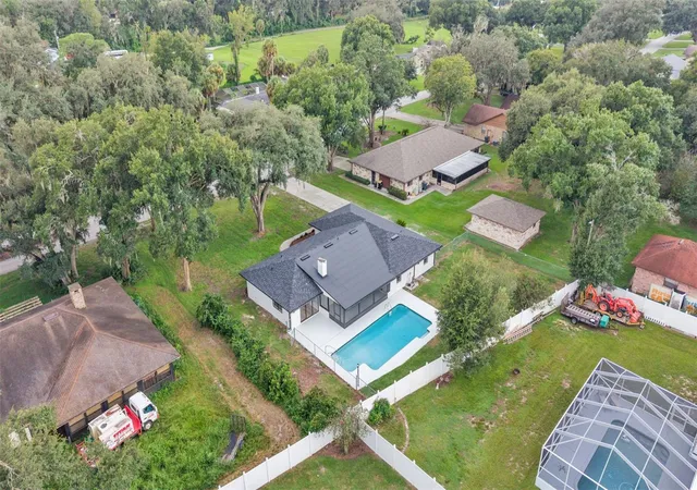 Photo 4 of Single family home for sale at 1100 Hammock Shade Dr, Lakeland, FL 33809 | MLS# L4965199 | Listing updated on 2026-09-21