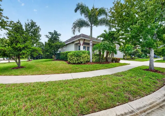 Photo 1 of Single family home for sale at 6127 Shadowlake Dr, Apollo Beach, FL 33572 | MLS# TB8550464 | Listing updated on 2026-09-22