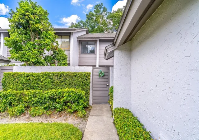 Photo 3 of Townhouse for sale at 139 Olive Tree Cir, Altamonte Springs, FL 32714 | MLS# O6443413 | Listing updated on 2026-10-08