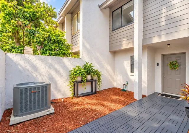 Photo 3 of Townhouse for sale at 139 Olive Tree Cir, Altamonte Springs, FL 32714 | MLS# O6443413 | Listing updated on 2026-10-08