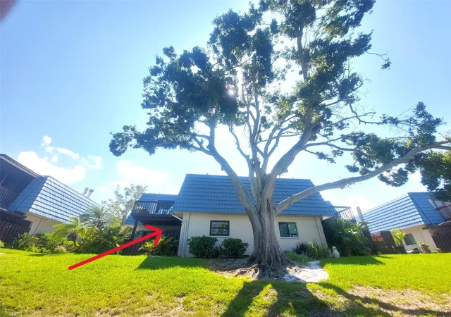 Townhouse for sale at 9446 Tradewinds Ave, SEMINOLE, FL 33776 | MLS# TB8550466