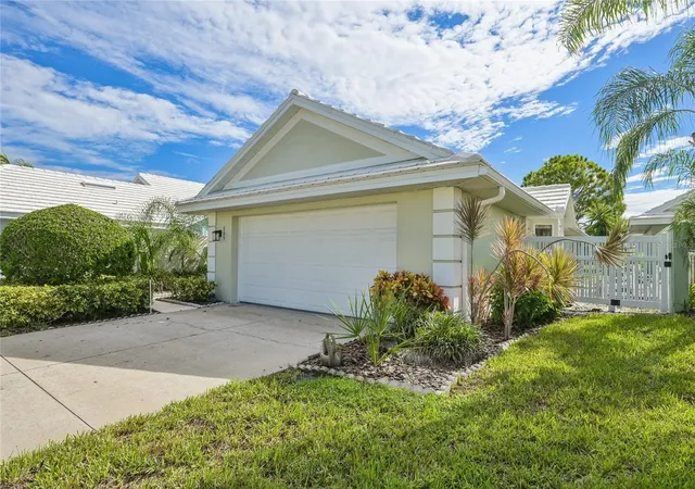 Photo 4 of Single family home for sale at 805 Harrington Lake Dr N #76, Venice, FL 34293 | MLS# A4706761 | Listing updated on 2026-10-07