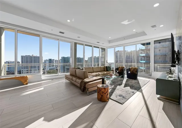 Photo 4 of Condo for sale at 540 N Tamiami Trl #1604, Sarasota, FL 34236 | MLS# A4706766 | Listing updated on 2026-10-22