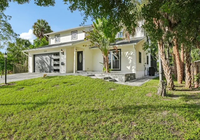 Photo 3 of Single family home for sale at 7324 Phillips St, Sarasota, FL 34243 | MLS# A4706768 | Listing updated on 2026-09-30