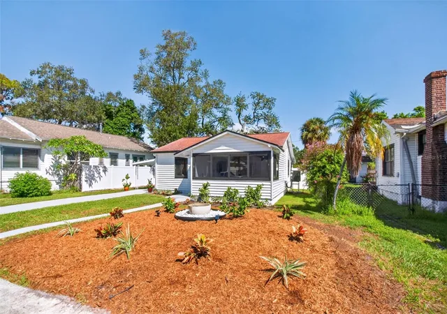 Photo 2 of Single family home for sale at 711 19th Avenue S, Saint Petersburg, FL 33705 | MLS# TB8550480 | Listing updated on 2026-09-22
