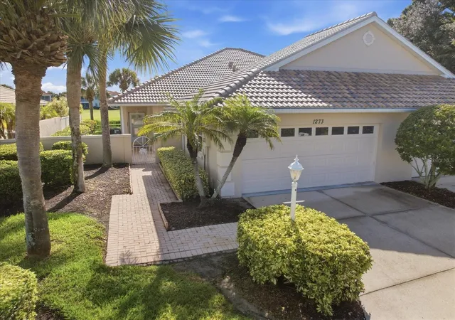 Photo 2 of Single family home for sale at 1273 Berkshire Cir, Venice, FL 34292 | MLS# A4706769 | Listing updated on 2026-10-05
