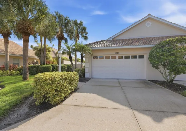 Photo 3 of Single family home for sale at 1273 Berkshire Cir, Venice, FL 34292 | MLS# A4706769 | Listing updated on 2026-10-05