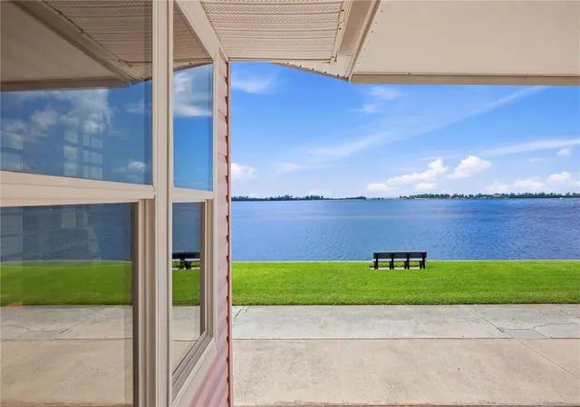 Photo 3 of Manufactured home for sale at 34 Bayview Dr, Bradenton, FL 34210 | MLS# A4706771 | Listing updated on 2026-10-07