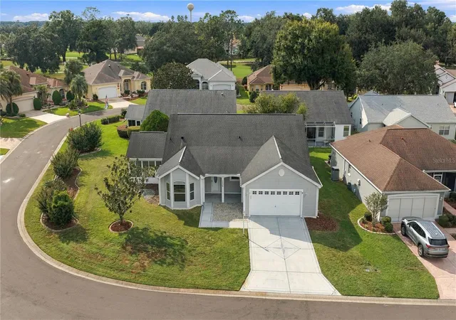 Photo 3 of Single family home for sale at 1232 Cabella Cir, Lady Lake, FL 32159 | MLS# G5118051 | Listing updated on 2026-09-25