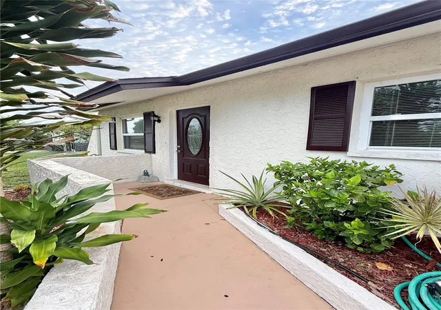 Photo 3 of Single family home for sale at 1036 Hope St, Venice, FL 34285 | MLS# N6145847 | Listing updated on 2026-10-11