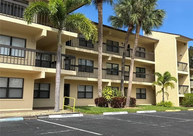 Condo for sale at 305 30th Avenue W #A312, Bradenton, FL 34205 | MLS# A4706777 | Listing updated on 2026-09-20