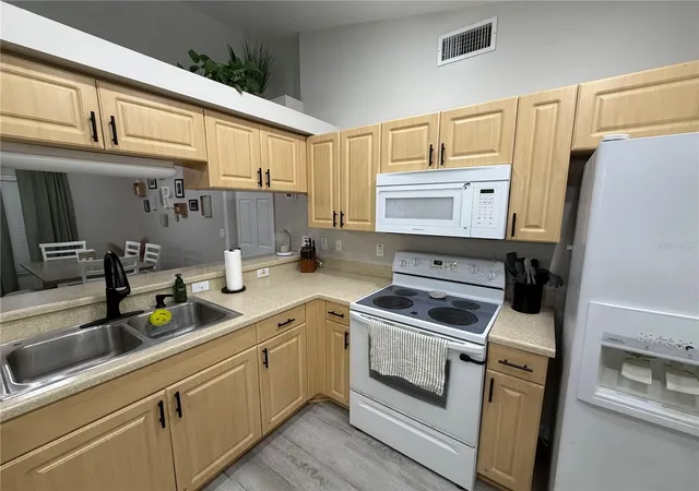 Photo 4 of Single family home for sale at 10106 Dusty Hl Loop, Dade City, FL 33525 | MLS# TB8550487 | Listing updated on 2026-09-21