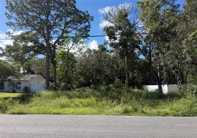 Photo 1 of Land for sale at 7454 Apache Trl, Spring Hill, FL 34606 | MLS# W7889670 | Listing updated on 2026-10-07