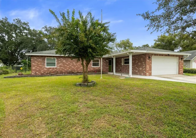 Photo 2 of Single family home for sale at 105 South Ct, Auburndale, FL 33823 | MLS# L4965203 | Listing updated on 2026-10-02