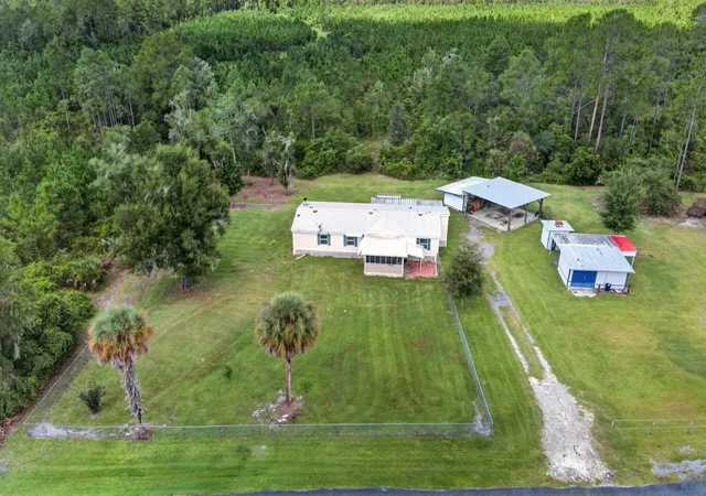 Manufactured home for sale at 18748 NE 148th Terrace Rd, FORT MC COY, FL 32134 | MLS# OM732608
