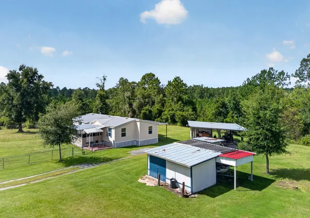 Photo 1 of Manufactured home for sale at 18748 NE 148th Terrace Rd, Fort Mc Coy, FL 32134 | MLS# OM732608 | Listing updated on 2026-09-23