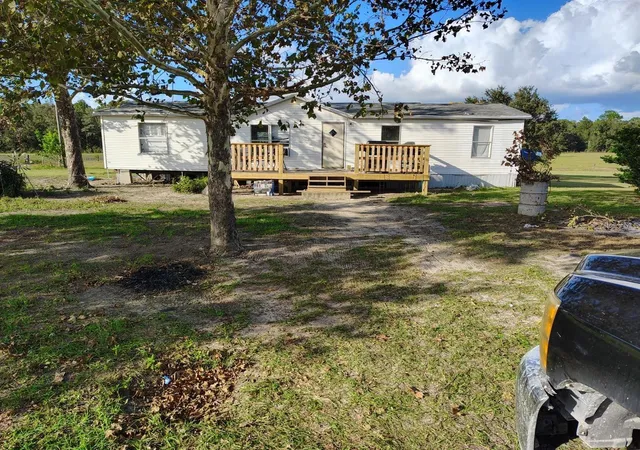 Photo 11 of Manufactured home for sale at 9851 NE 60 Street, BRONSON, FL 32621 | MLS# OM732609 | Listing updated on 2026-10-15
