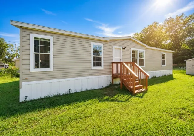 Photo 2 of Manufactured home for sale at 1123 S Terry Ave, Lakeland, FL 33815 | MLS# S5157969 | Listing updated on 2026-09-21