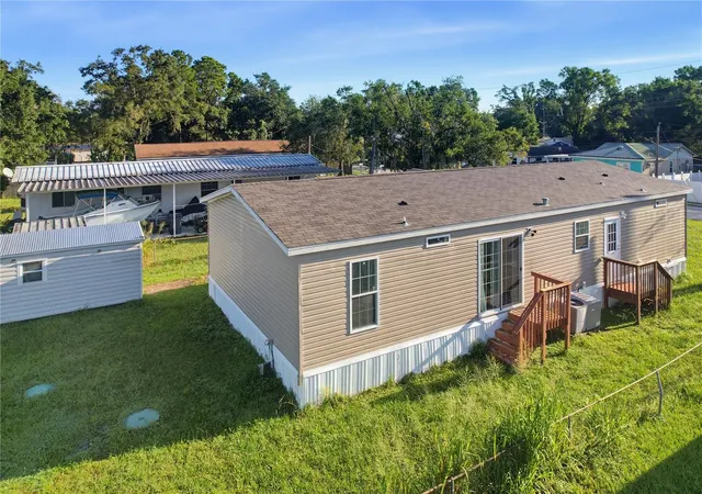 Photo 3 of Manufactured home for sale at 1123 S Terry Ave, Lakeland, FL 33815 | MLS# S5157969 | Listing updated on 2026-09-21
