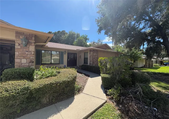 Photo 2 of Single family home for sale at 862 Pinewood Ter W, Palm Harbor, FL 34683 | MLS# TB8550503 | Listing updated on 2026-09-30