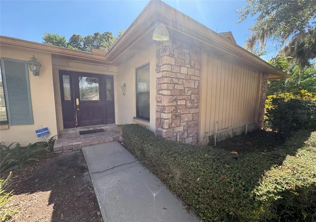Photo 3 of Single family home for sale at 862 Pinewood Ter W, Palm Harbor, FL 34683 | MLS# TB8550503 | Listing updated on 2026-09-30