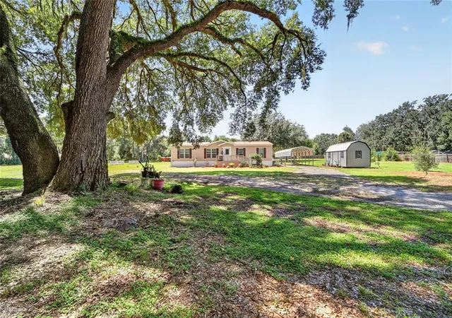 Photo 2 of Sale Pending at 36628 Orange St, Leesburg, FL 34788 | MLS# G5118055 | Listing updated on 2026-10-01