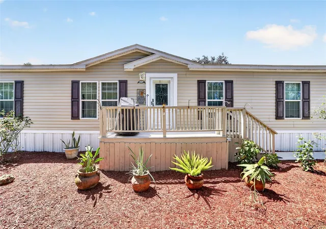 Photo 3 of Sale Pending at 36628 Orange St, Leesburg, FL 34788 | MLS# G5118055 | Listing updated on 2026-10-01