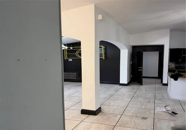 Photo 3 of Single family home for sale at 4 Willow Ln, Kissimmee, FL 34759 | MLS# O6443435 | Listing updated on 2026-10-03