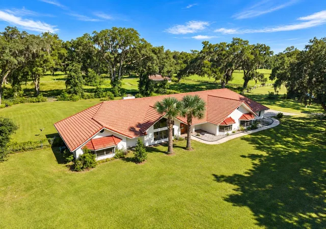 Photo 1 of House for sale at 553 NE 205th Avenue, Williston, FL 32696 | MLS# OM732611 | Listing updated on 2026-09-25