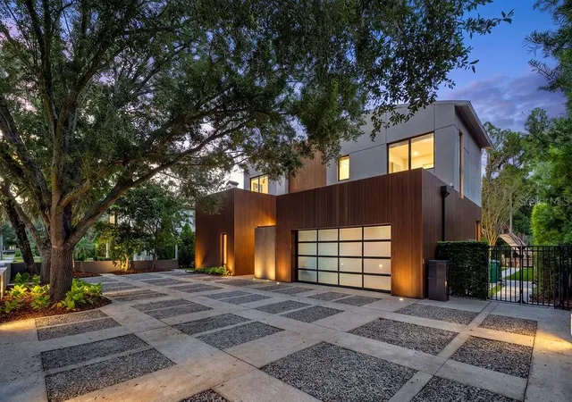 Photo 1 of Single family home for sale at 1742 Temple Dr, Winter Park, FL 32789 | MLS# O6443437 | Listing updated on 2026-09-21