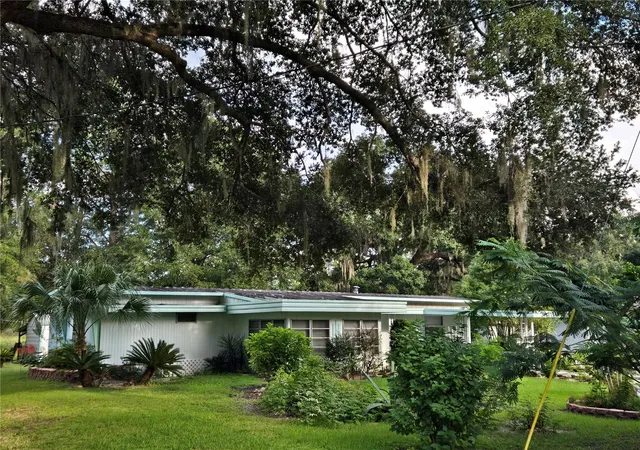Photo 1 of Manufactured home for sale at 1709 Se 169th Terrace Rd, Silver Springs, FL 34488 | MLS# OM732612 | Listing updated on 2026-09-23