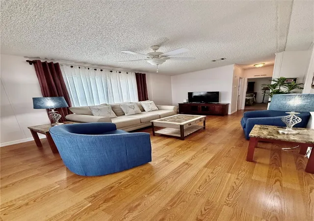 Photo 4 of Manufactured home for sale at 615 S Green Cir, Venice, FL 34285 | MLS# N6145852 | Listing updated on 2026-09-27