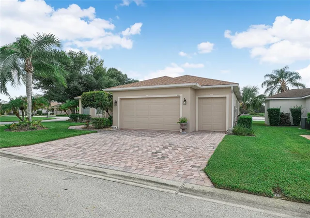 Photo 3 of Single family home for sale at 4064 Phoenician Way, Winter Haven, FL 33884 | MLS# P4939945 | Listing updated on 2026-09-27