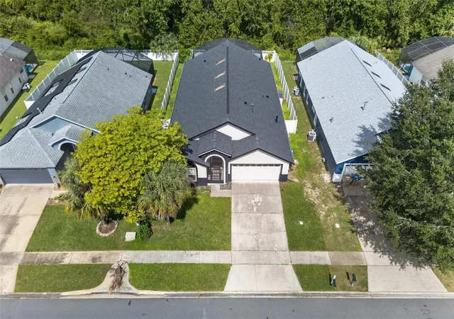 Photo 3 of Single family home for sale at 2577 Oneida Loop, Kissimmee, FL 34747 | MLS# O6443443 | Listing updated on 2026-09-26