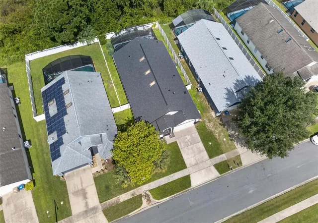 Photo 3 of Single family home for sale at 2577 Oneida Loop, Kissimmee, FL 34747 | MLS# O6443443 | Listing updated on 2026-09-26