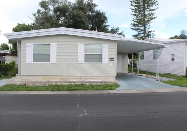 Photo 1 of Sale Pending at 52 Royal Palm Cir, Largo, FL 33778 | MLS# TB8550522 | Listing updated on 2026-09-27