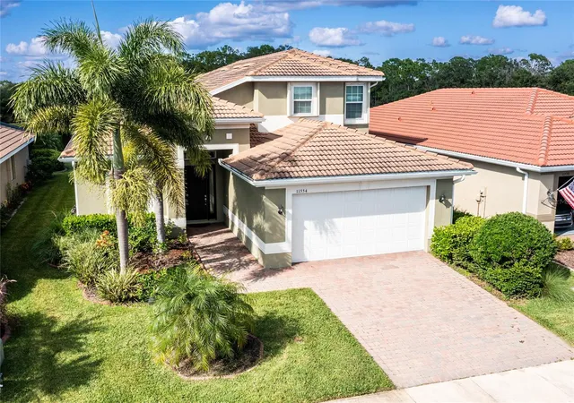 Photo 2 of Single family home for sale at 11554 Blackfin St, Venice, FL 34292 | MLS# A4706789 | Listing updated on 2026-10-22