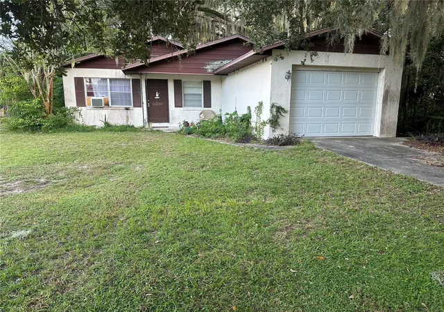 Photo 2 of Single family home for sale at 2203 Butler St, Leesburg, FL 34748 | MLS# G5118059 | Listing updated on 2026-09-21