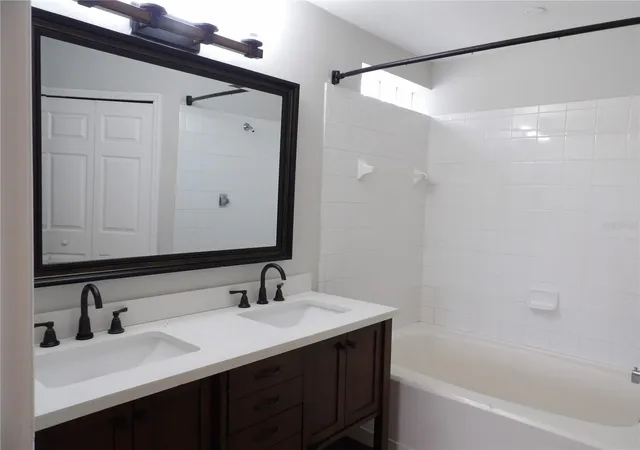 Photo 3 of Single family home for sale at 630 Cape Cod Cir, Valrico, FL 33594 | MLS# TB8550535 | Listing updated on 2026-10-06