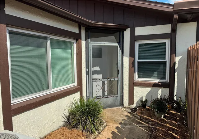 Photo 2 of Townhouse for sale at 10023 Brightfield Ct, Orlando, FL 32821 | MLS# O6443452 | Listing updated on 2026-09-28