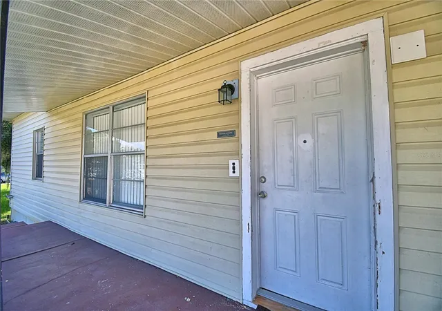 Photo 3 of Single family home for sale at 201 Lake Dale Dr, Auburndale, FL 33823 | MLS# L4965205 | Listing updated on 2026-10-05