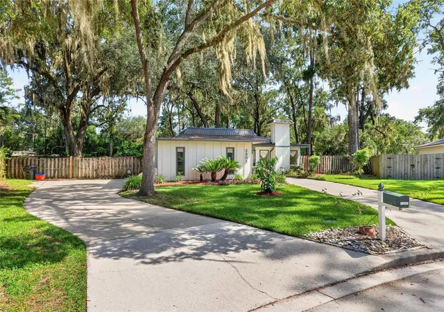 Photo 3 of Single family home for sale at 2809 NW 35th Place, Gainesville, FL 32605 | MLS# GC543650 | Listing updated on 2026-09-22