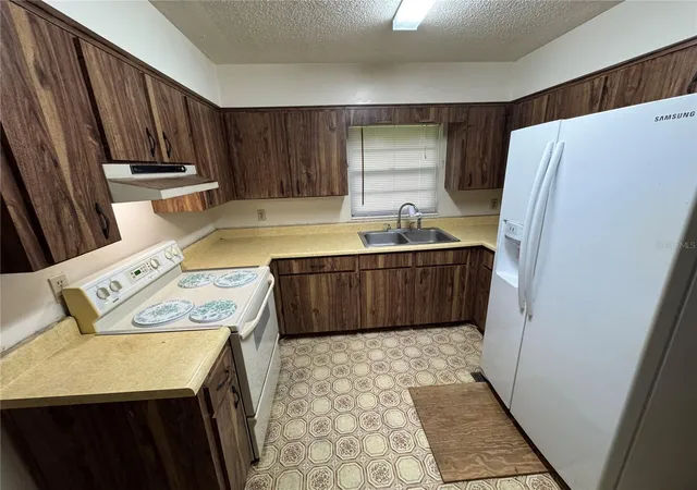 Photo 3 of Single family home for sale at 602 N Division St, Micanopy, FL 32667 | MLS# TB8550540 | Listing updated on 2026-09-23
