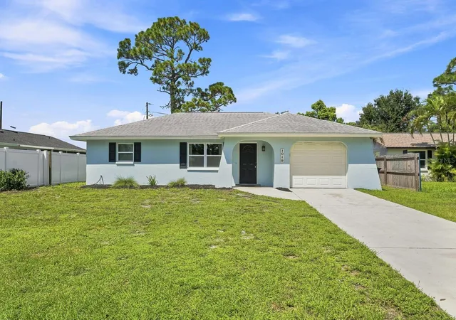 Photo 1 of Single family home for sale at 1019 Hope St, Venice, FL 34285 | MLS# A4706796 | Listing updated on 2026-09-21